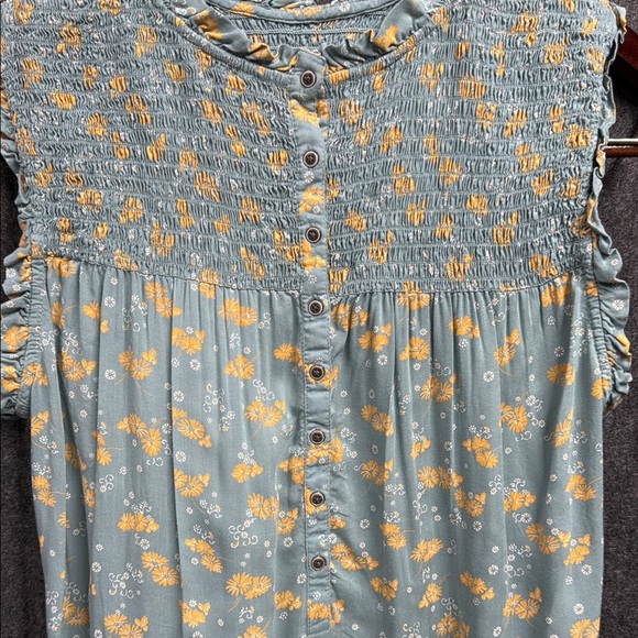 Calson Gold Yellow and green Ruffled Bib Collar Blouse - Picture 4 of 4